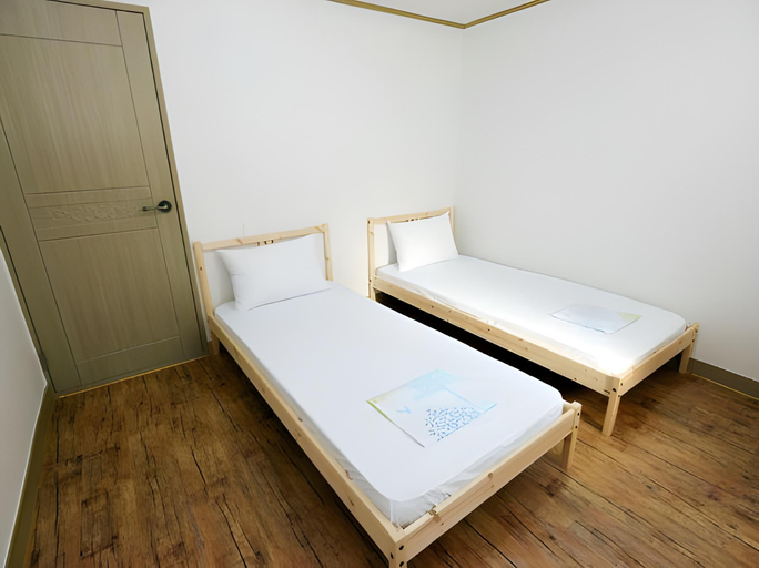 Bedroom 4, Masil Guesthouse Jeju, Jeju