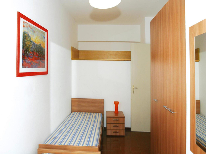 Bedroom 3, Residence Pratone, Garda, Verona
