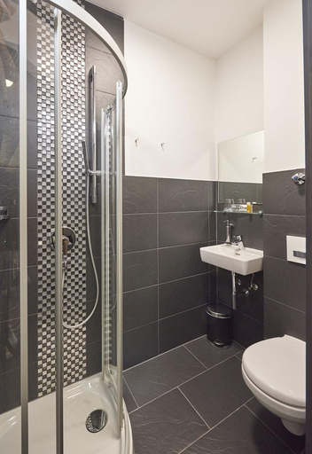 Bathroom 3, Hotel Platin, Regensburg