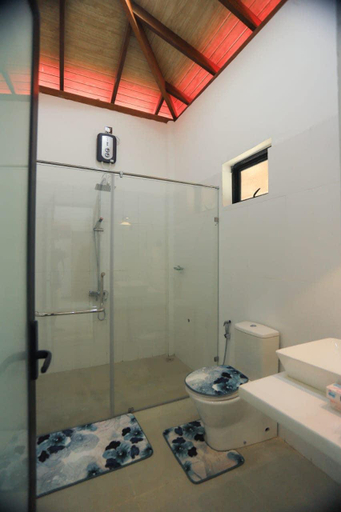 Bathroom 2, Mango Garden Dambulla, Dambulla
