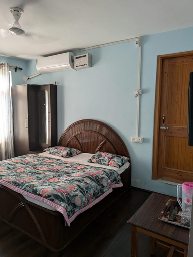 Others 4, Hotel John's Palace, Srinagar