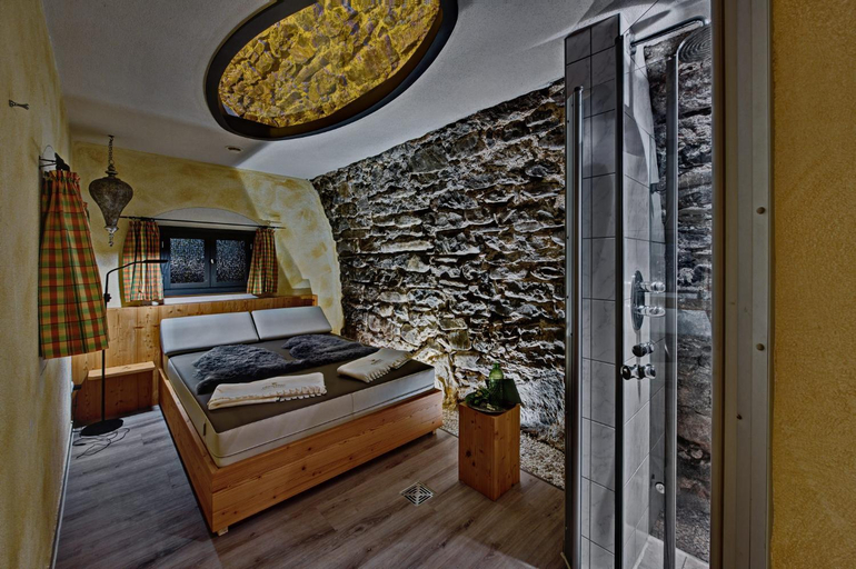 Bedroom 3, Konigshof Hotel Resort, Oberallgäu
