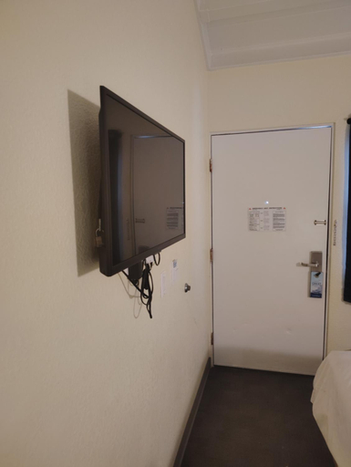 Others 4, Travel lodge, Solano