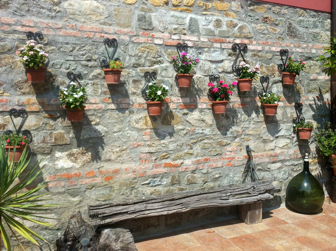 Others 5, B&B La Risorgiva, Massa Carrara