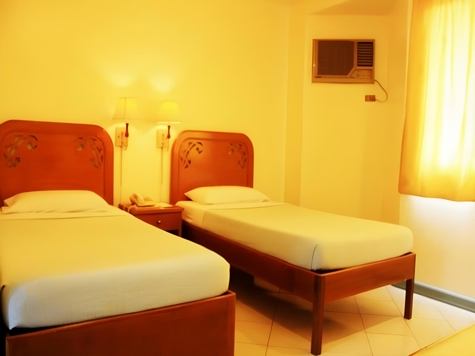 Bedroom 2, Royal Am Rei Hotel, Bacolod City
