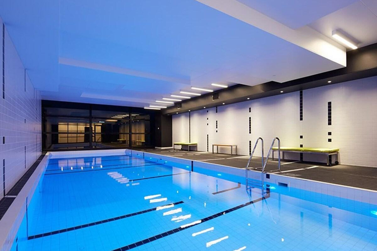 Sport & Beauty 4, Chic City Views Modern Comfort Near Southern Cross, Melbourne