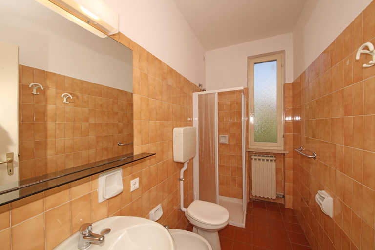 Bathroom 4, Residence Pratone, Garda, Verona