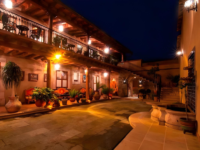 Exterior & Views
