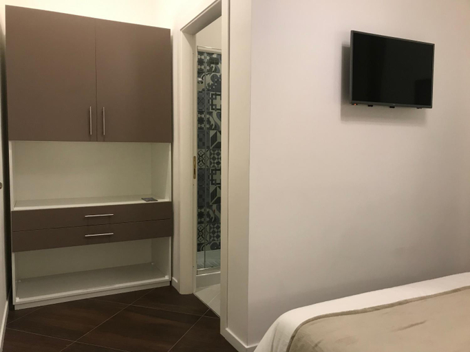 Bedroom 3, Base Napoli Plebiscito, Napoli