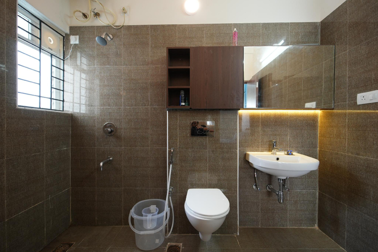 Bathroom 3, Aayushman Luxury Homes , Bangalore
