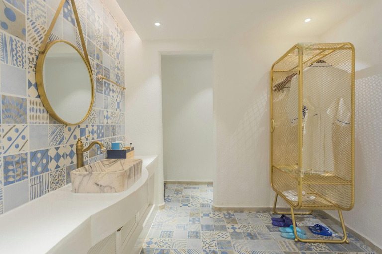 Bathroom 4, Santorini Hot Spring Resort, Guangzhou