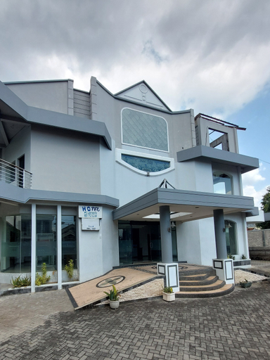Others 2, Hotel Tulip, Madiun