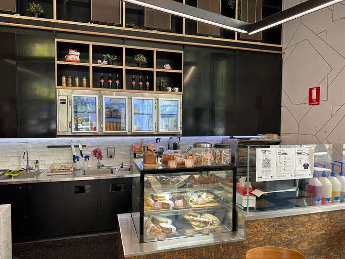 Food & Drinks, Winston Apartments Docklands, Melbourne
