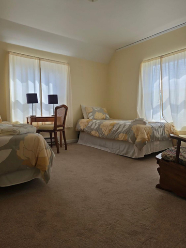 Others 4, Twin room near Hillsboro, Washington