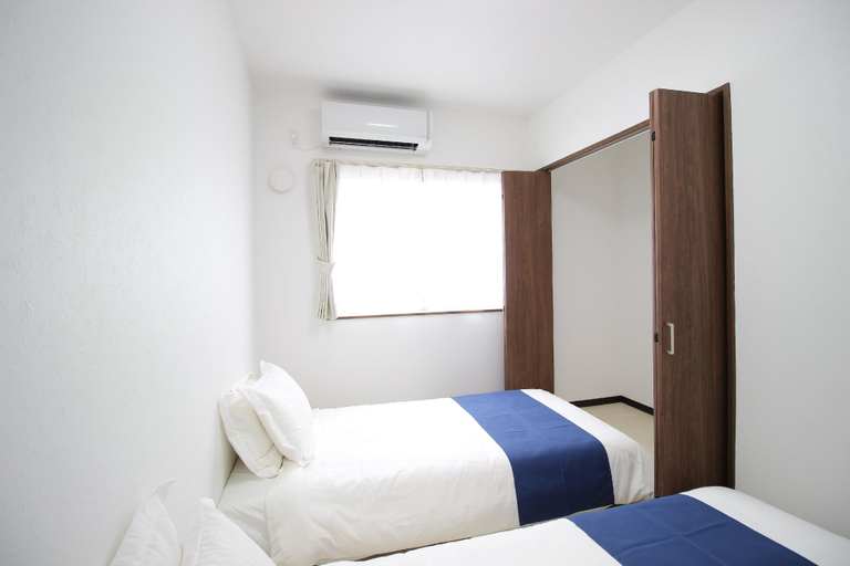 Bedroom 3, AKIZERO ONNASON, Onna