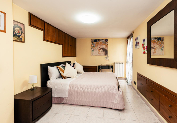Bedroom 2, La fragola, Roma
