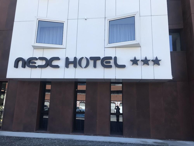 Others 4, Nex Hotel, Hautes-Pyrénées
