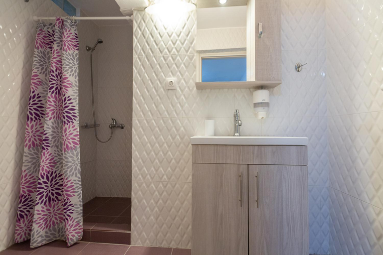 Bathroom 5, Pegasus Rooms, Peloponnese