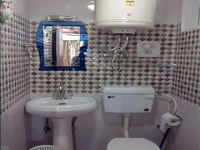 Bathroom 5, Gulab Resort, Srinagar