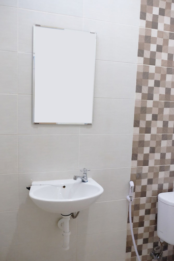 Bathroom 5, Gapura Residence Hotel Semarang, Semarang