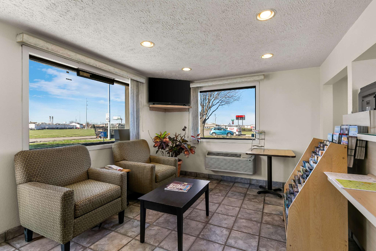 Public Area 2, Americas Best Value Inn Lincoln, Lancaster