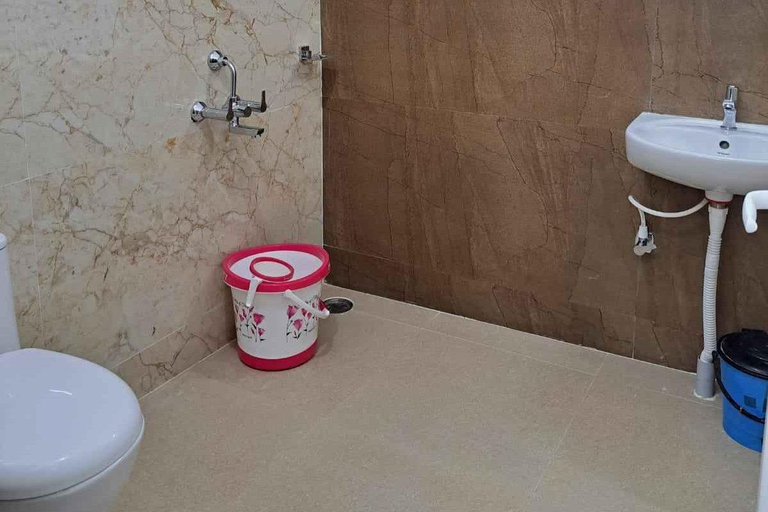 Bathroom 4, Blossom Inn, The Nilgiris