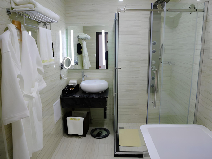 Bathroom 5, Damas International Hotel, Bishkek