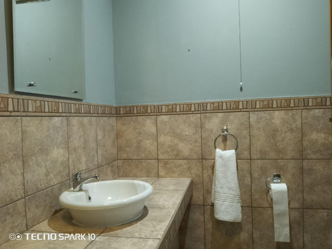 Bathroom 2, Cozy Retreat Ferndale, City of Johannesburg