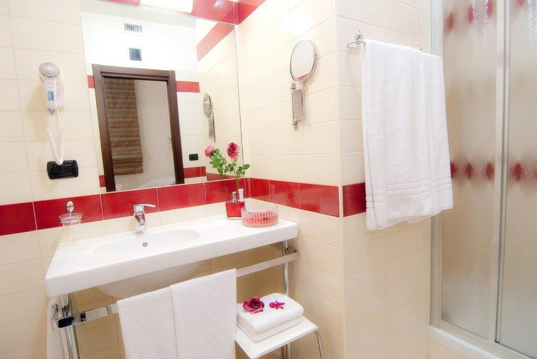 Bathroom, B&B Vescovo Rosso, Cosenza