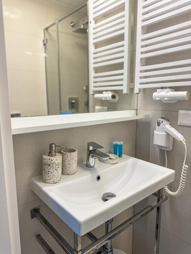 Bathroom 2, Marina Sniardwy Resort, Pisz