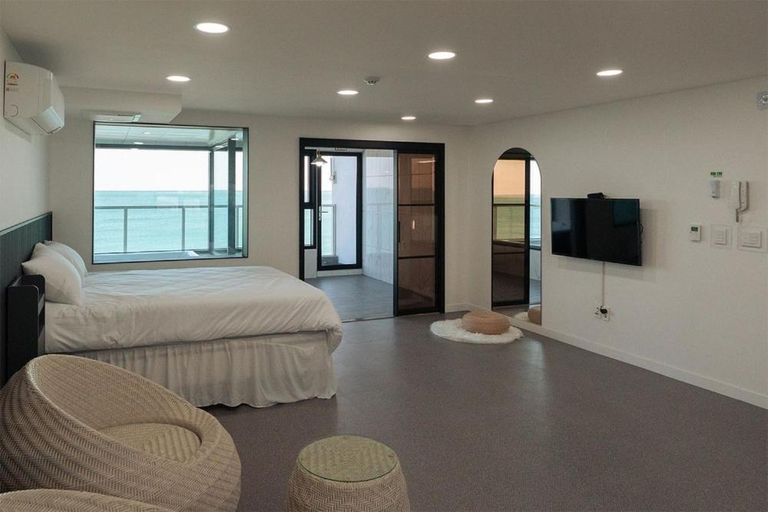 Bedroom 4, Ulsan Haebeach Pension, Buk