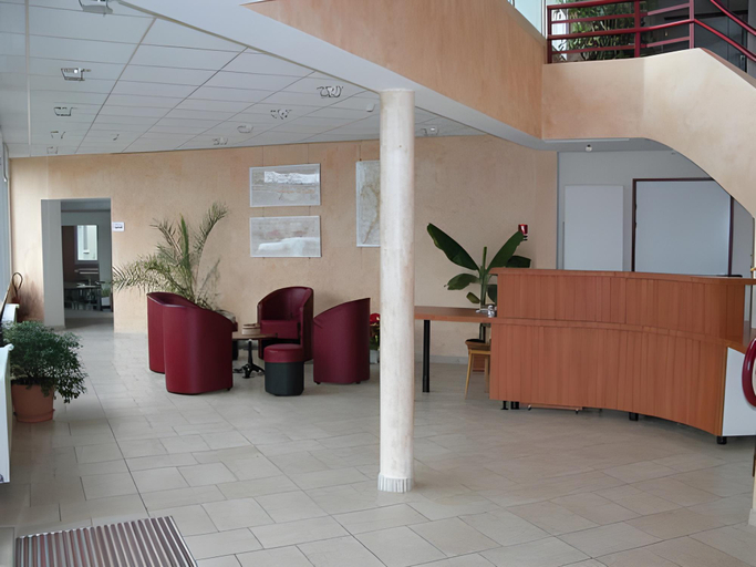 Lobby 2, Au Bon Sejour, Marne