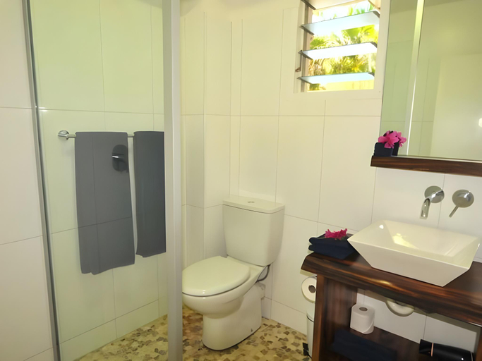 Bathroom, Oasis Palms Hotel, Ba