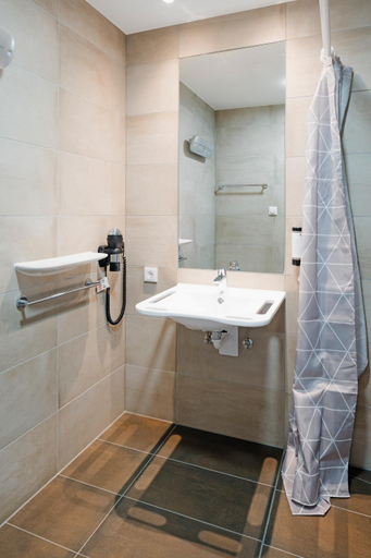Others 4, Hotel & Appartements Nice Garni - klimatisiert AC- Nahe Legoland - Familienfreundlich, Günzburg