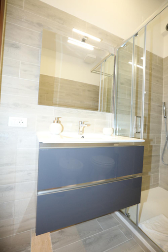 Others 4, Unique luxury apartment and rooms, Rome