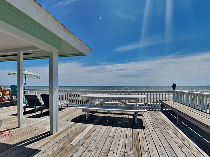 Others 5, Beachfront Bungalow, Galveston