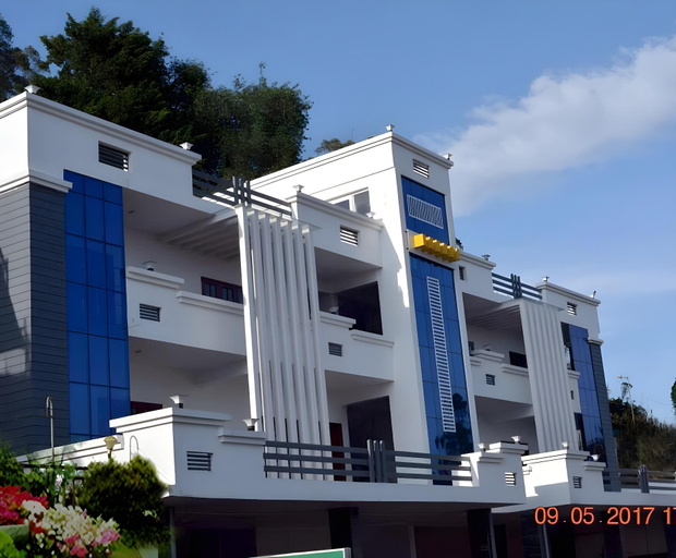 Exterior & Views
