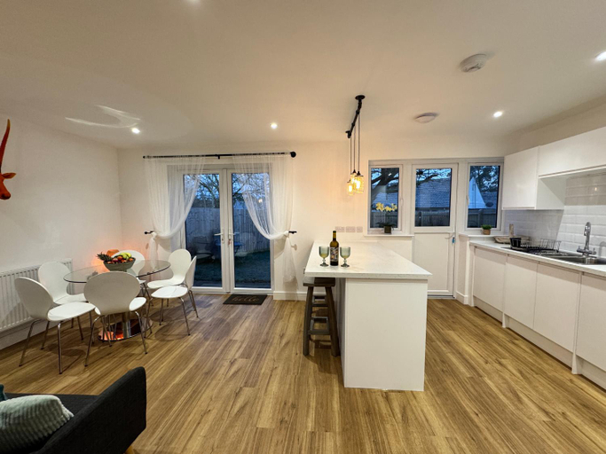 Kitchen 2, Hannah's Homestay, Oxfordshire