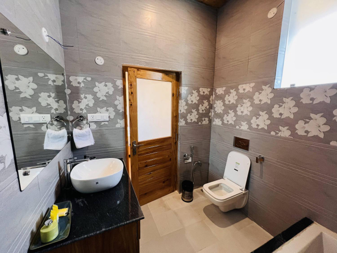 Bathroom, Dandelion By The Hills, Dehradun