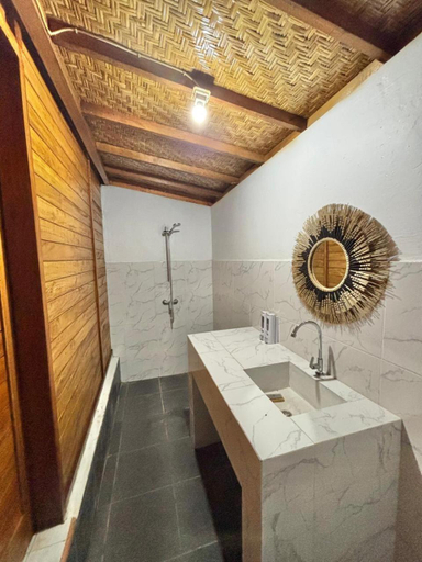 Bathroom 1, Joni house, Bangli