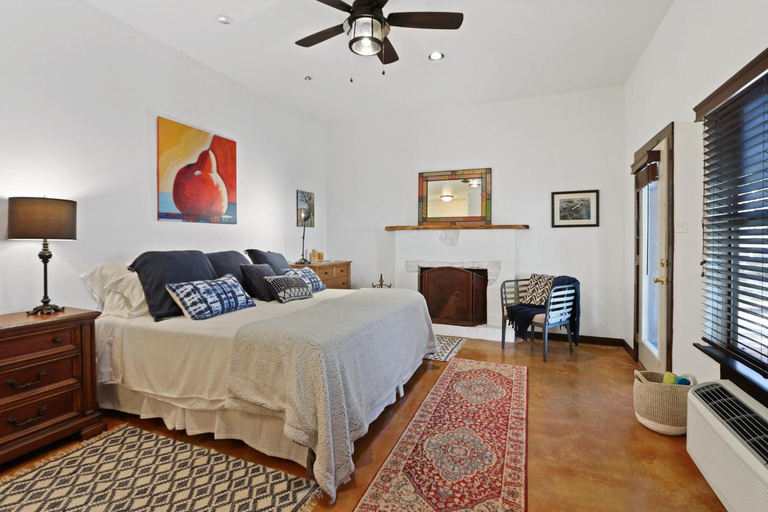 Bedroom 2, River Lodge- Comal Suite, Hays