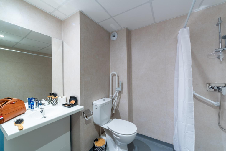 Bathroom 3, Montempô appart-hôtel Bordeaux Belvédère, Gironde