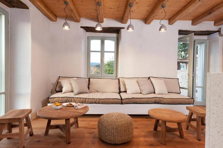 Public Area, Ruga of Vamvakou Homes, Peloponnese