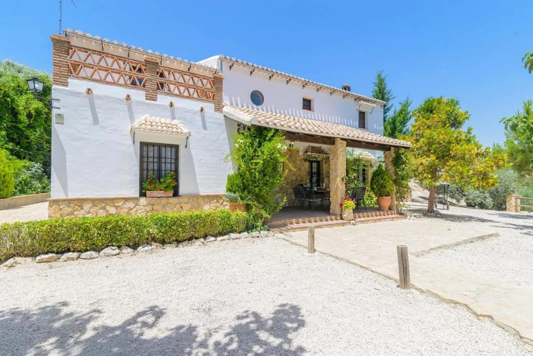 Exterior & Views, Spacious villa with pool in Priego de Cordoba - 350 m², Córdoba