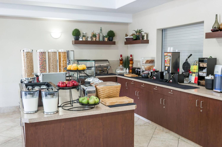 Food & Drinks 4, Canalta High River, Division No. 6