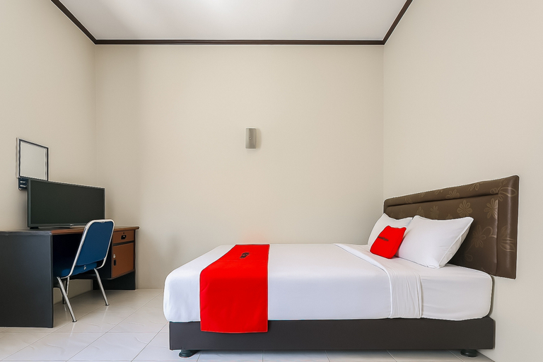 Bedroom 4, RedDoorz Syariah @ Flamboyan Indah Kuningan, Kuningan