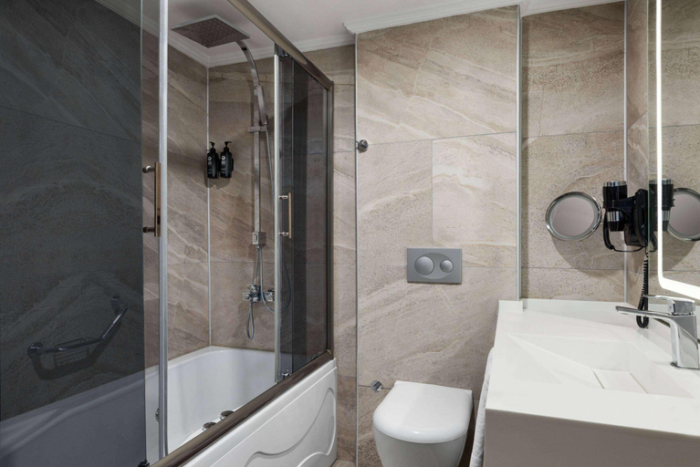 Bathroom 5, Ramada Plaza By Wyndham Silivri, Marmaraereğlisi