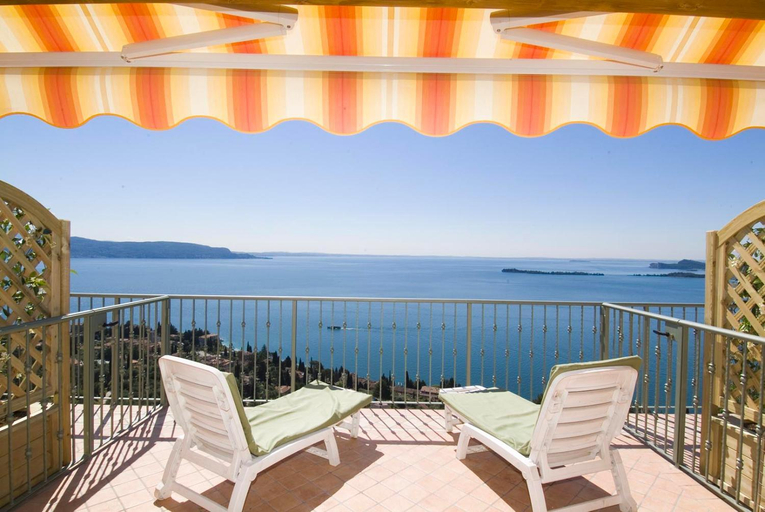 Balcony/terrace 2, Villa Panorama Residence, Brescia