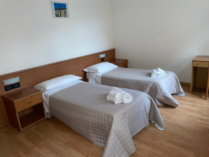Others 5, Hotel Vittoria, Trento