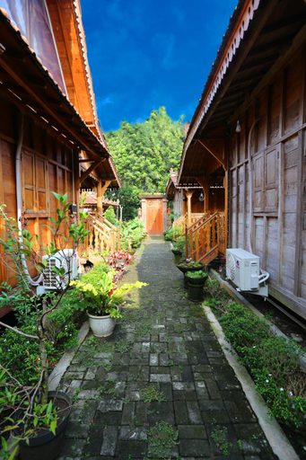 Others 5, The Cabin Corner, Magelang